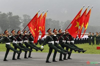 KIÊN ĐỊNH ĐỐI SÁCH “TRONG ẤM NGOÀI ÊM”, “NỘI YÊN, NGOẠI TĨNH”